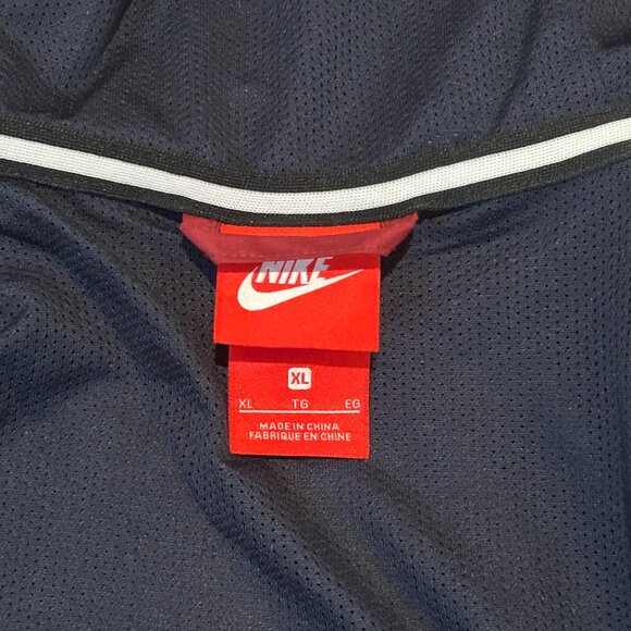 Nike Windrunner - Picture 3 of 4